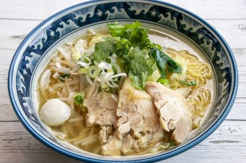 Thai chicken noodle: Kuit tiao gai