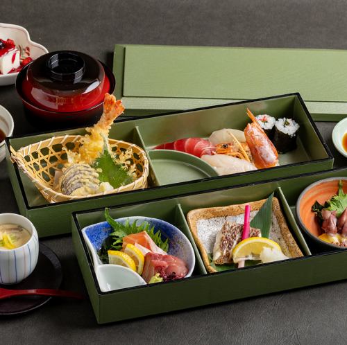 For lunch, we recommend the set meal.