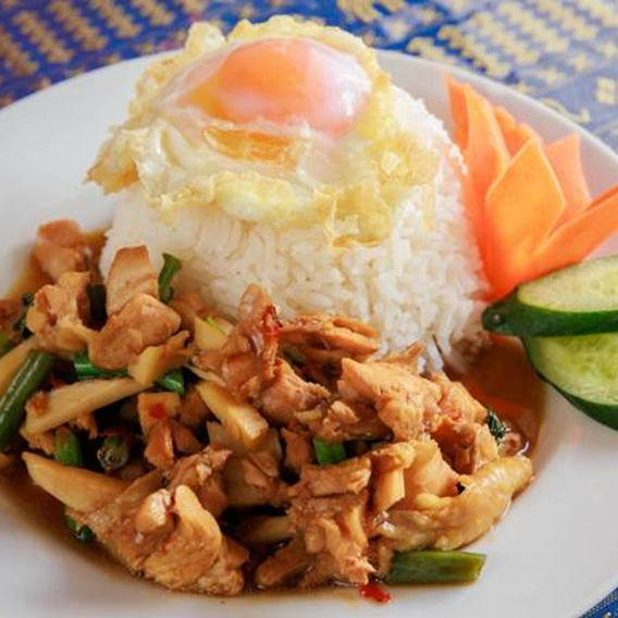 At lunchtime, you can enjoy Thai cuisine at a reasonable price.