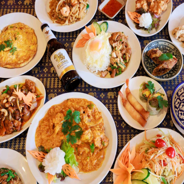 【最适合宴会、女生聚会♪】 可以品尝到70种以上泰式料理的餐厅。