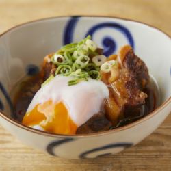 三元豚角煮　とろ～り温玉添え