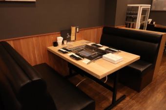 There is a sofa seat where you can relax comfortably.We offer courses with all-you-can-drink for a great price, so please spend a pleasant time while enjoying our specialty meat.