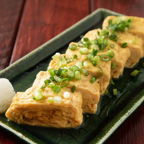 感動のぷるふわ食感!「サカバ名物の出汁巻き」