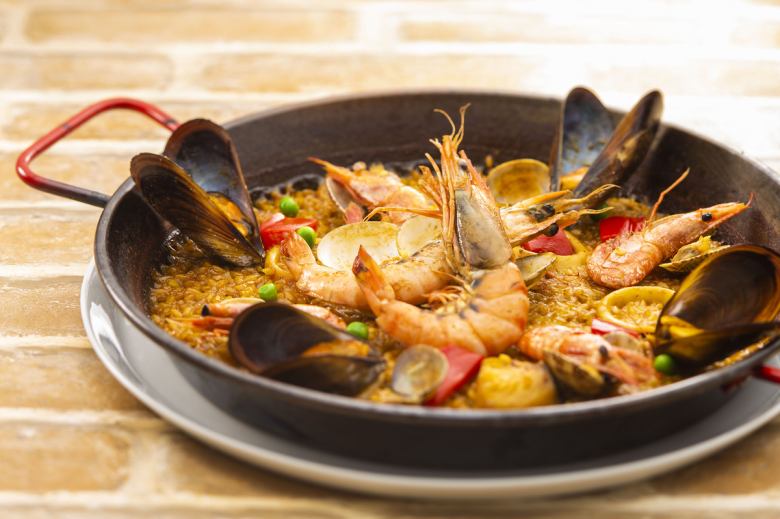 Seafood paella (1 serving) ■1,520 yen (excluding tax)■