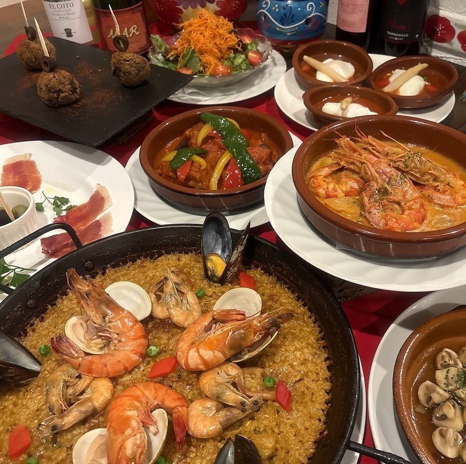 本格タパス料理とスペインワイン☆魚介出汁たっぷりのパエリアは必見♪♪