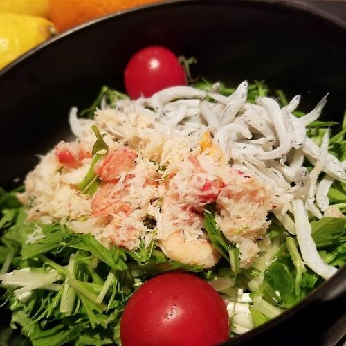 Mizuna salad with whitebait and crab meat