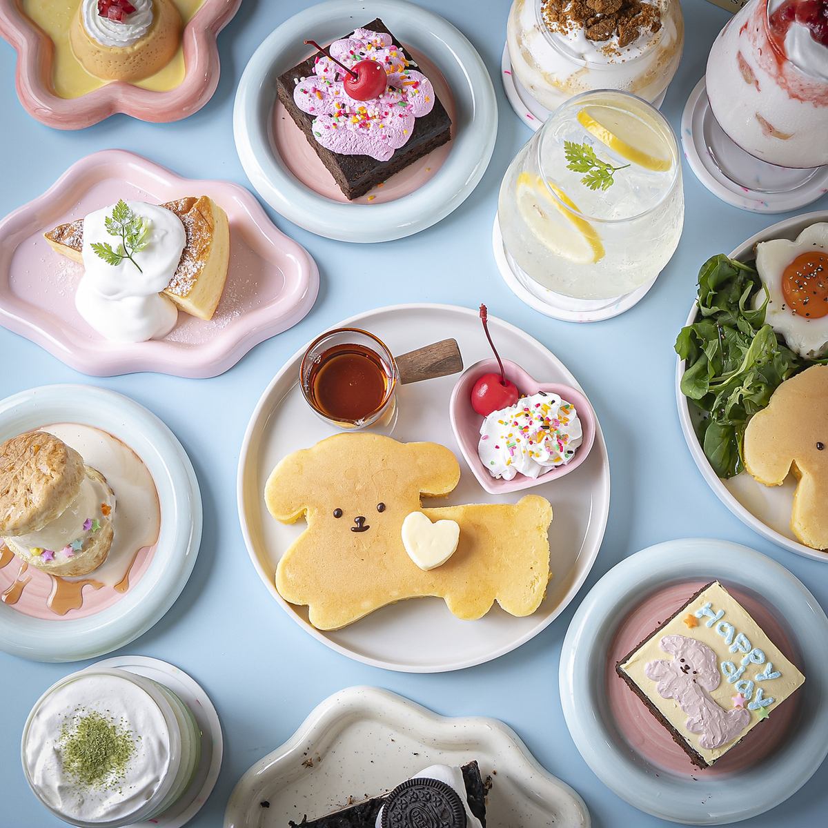 わんちゃん柄仕様になっているデザート、ドリンクをご提供♪