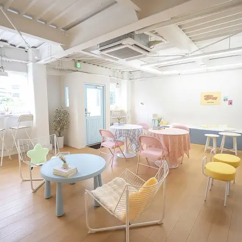 Stylish cafes where you can spend time with your dog