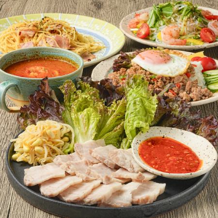 三ケ森駅より徒歩約4分。定番メニューから多国籍料理が癖少なめな味付けで食べやすい