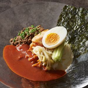 名物ユッケジャン麺/名物冷麺/汁なしピビン冷麺