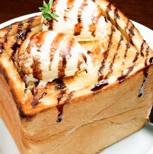Moved to Nagano Station ★The food is even more delicious♪ ``Honey Toast with Vanilla Ice Cream''