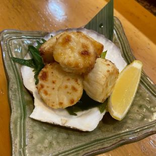 Grilled scallops with butter