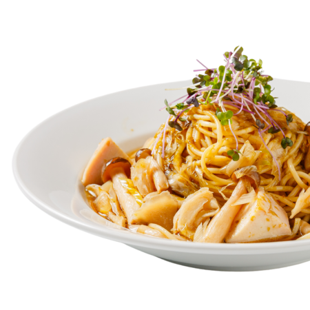 Japanese-style pasta with Oyama chicken and mushrooms