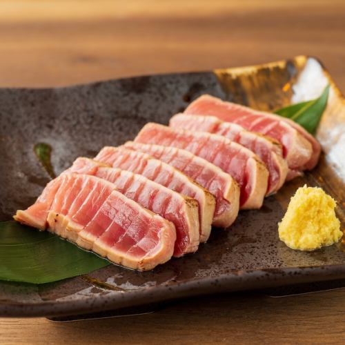 특징 참치 레어 스테이크