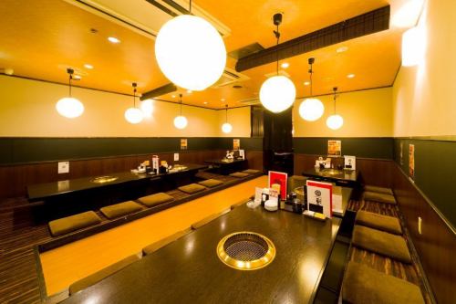 掘りごたつのお席です。他の席とは離れているのでワイワイ盛り上がるコンパや宴会するには最適です。10～20名OK