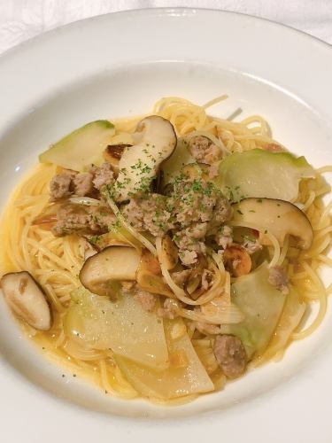 Paris restaurant-style Neapolitan pasta