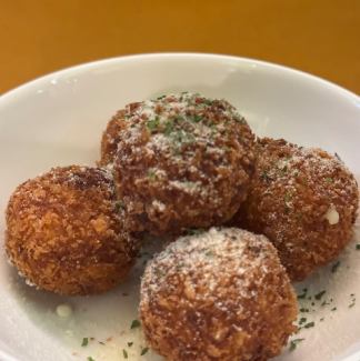 生ハムチーズコロッケ