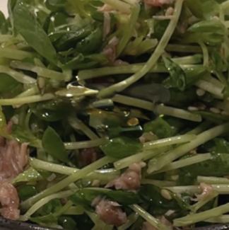 豆苗の梅和えサラダ
