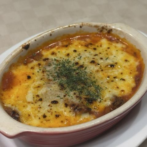 牛すじトマトチーズ焼き