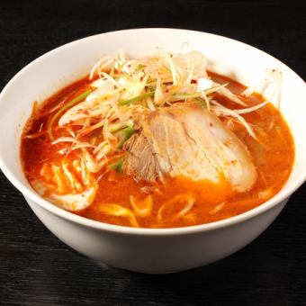 なにがし特製旨辛ラーメン