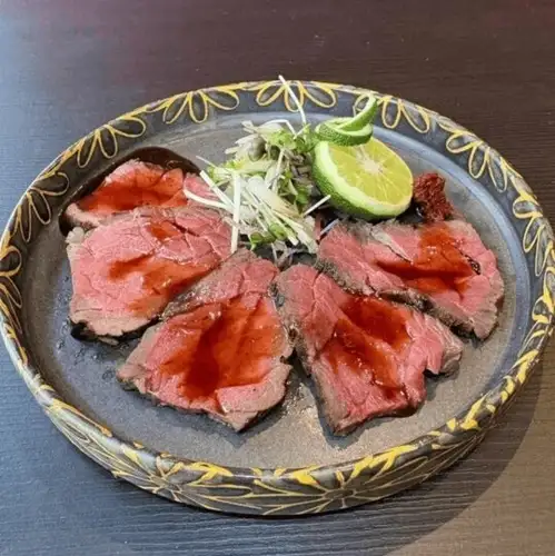 非常新鮮。國產馬肉