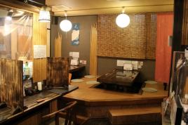 The table seats on the 1st floor are 2 relaxing horigotatsu tables for 4 to 6 people, and 1 smaller table for 2 to 4 people.