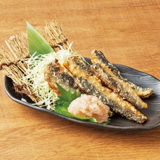 {Landed in Toyama or Chiba Prefecture} Deep-fried sardines with grated plum