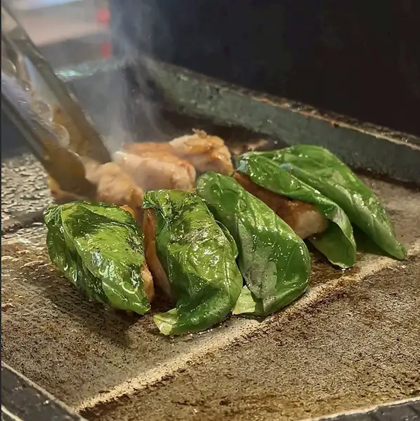 大人気！バジルで食べるこだわり抜いたサムギョプサル♪肉にこだわったからこそできる食べ方