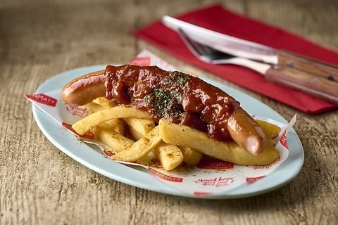 ドイツ各地の郷土料理を種類豊富にご用意♪ベルリン名物の【カリーヴルスト】は定番の大人気メニュー♪