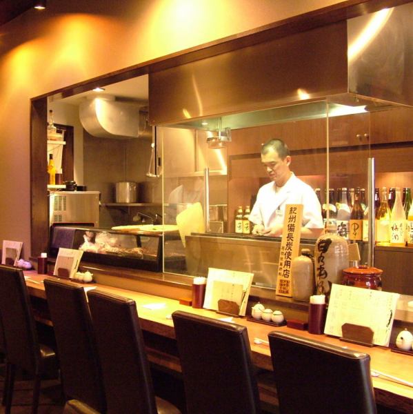 Seats at the counter.There is a feeling of cleanliness, and smell of smoke is hardly done.Freshly and fairly, with yakitori with your favorite sake.