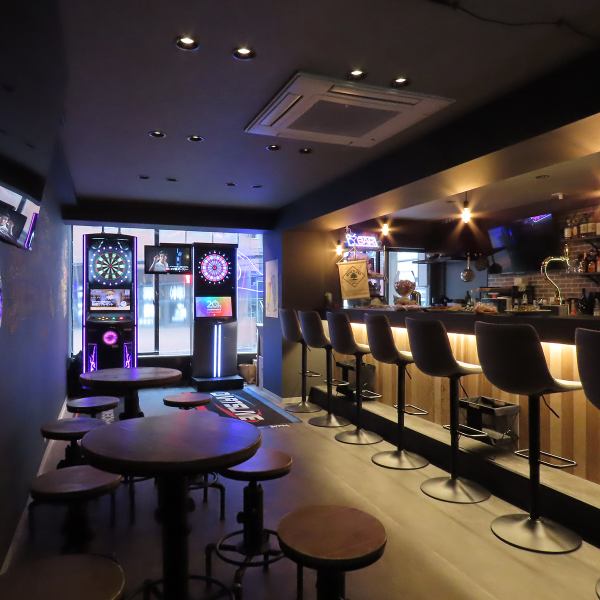 【ダーツ機器2台あります】解放的な店内では落ち着いた空間を提供いたします。ダーツ機器は最新のものをご用意♪２台あるので大人数でも楽しめます！ご予約は24時間受付可能なネット予約がおすすめです。横浜市大口駅東口より徒歩約2分。飲み放題もご相談ください♪