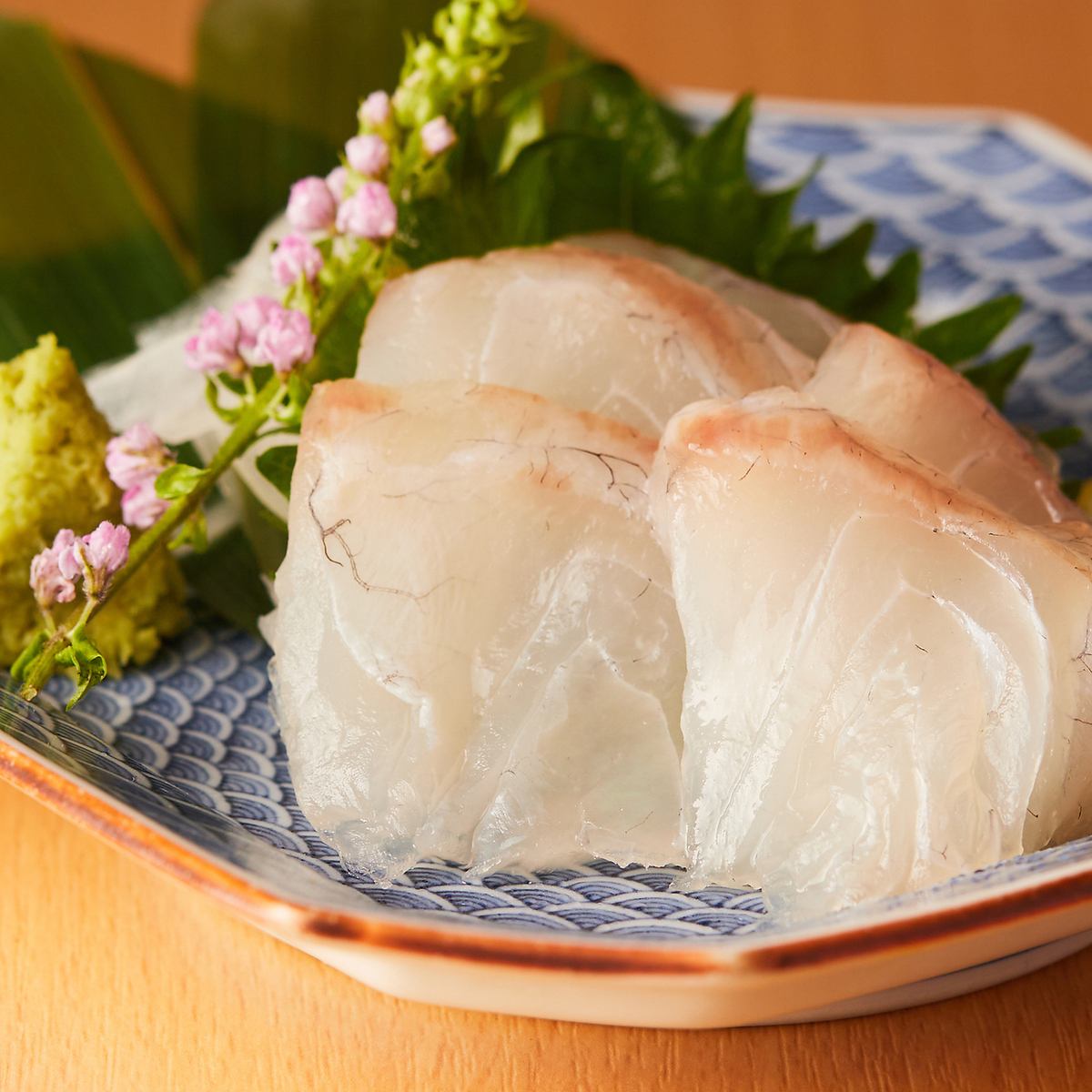 産地から直接仕入れた厳選鮮魚や各地の美味をご堪能ください！