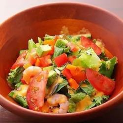 새우 아보가도 샐러드