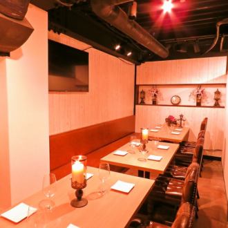TVが付いてるのでニュースやテレビ番組を鑑賞しながらお料理をご堪能できます。少人数での宴会や歓送迎会など、様々なシーンでゆったりとお楽しみいただけます♪