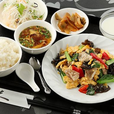 ランチは500円(税込)～各種ございます。