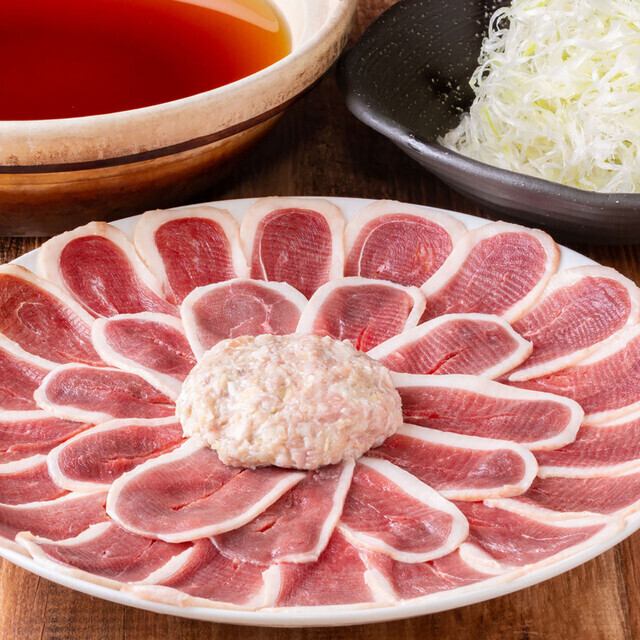 打ちたての手打ちそばと樽酒、豊富な日本酒が楽しめる