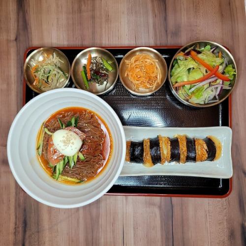 [Noodle set] Various 1,680 yen (tax included)
