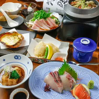 【季節の会席コース】3300円(税込)（+1700円(税込)で120分飲み放題付きに）