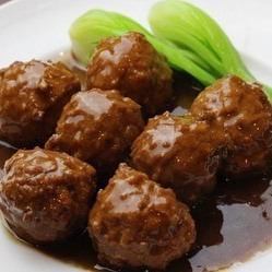 豚肉団子の醤油味煮込み