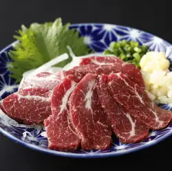 霜降り馬刺し