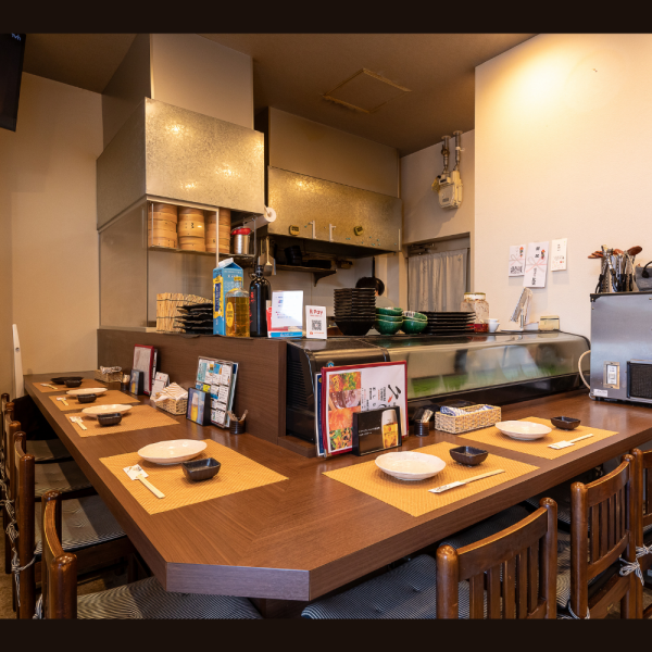 １名様～お使いいただけます。一人飲みでゆっくりしたい方にもおすすめ！店内に消毒液などの設置もしておりますので、感染対策も◎安心してご利用いただけます。お仕事帰りや、お友達とのお食事会などに是非ご利用ください♪