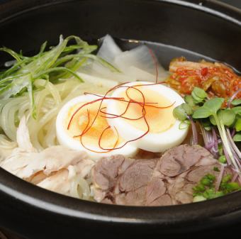 모리오카 냉면 / 이소 향기 김 냉면 / 辛冷麺