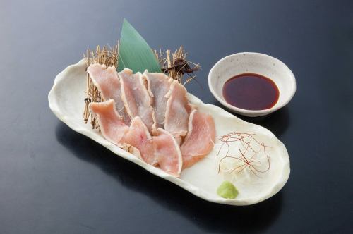 Broiled local chicken sashimi