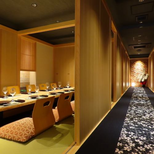 <p>The private rooms feature sunken kotatsu tables where you can stretch your legs and relax.We can accommodate small, medium or large groups and are available for a variety of occasions, including banquets, business entertainment and celebrations.Enjoy a relaxing time in a space where the warmth of wood spreads comfortably and gives off a soothing, comforting feeling.</p>