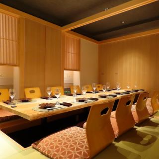 Our completely private rooms are equipped with sunken kotatsu tables where you can stretch your legs and relax.We can accommodate small to large groups.It's sure to liven up any party or dinner party.