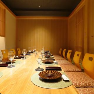 A private room with a sunken kotatsu table, perfect for birthdays and anniversaries! Celebrate your special day in a warm atmosphere.We will help you to make your time a memorable one.