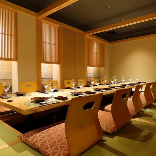 The spacious private rooms with sunken kotatsu tables are also recommended for large banquets, dinner parties, and business occasions.Please feel free to contact us for reservations.