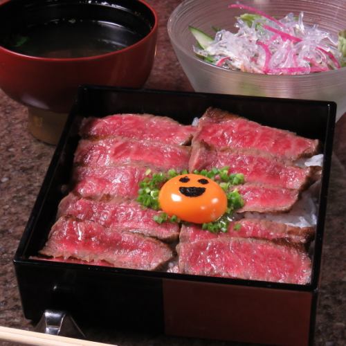 ランチ限定の神戸牛のステーキ重！