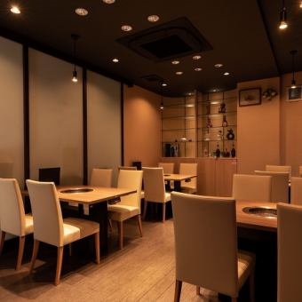The entire store can accommodate up to 80 people.We have digging and table seats, so you can decide the seats according to your purpose, such as those who smoke or the team of the company.If you charter a restaurant that other customers don't care about, you can enjoy more luxury not only in yakiniku but also in the space.