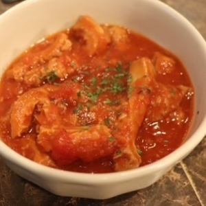 트리파와 와규 쇠고기 줄기 토마토 조림